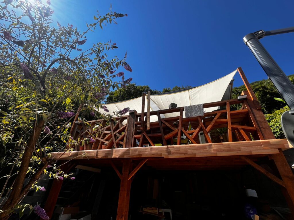 Création de terrase en bois naturel par Ponthus SASU