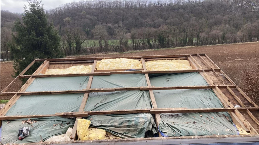 Avant d'isolation exterieure de toiture