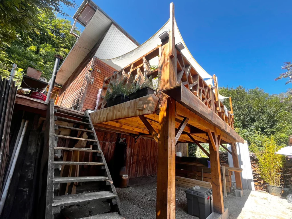 Création de terrase en bois naturel par Ponthus SASU